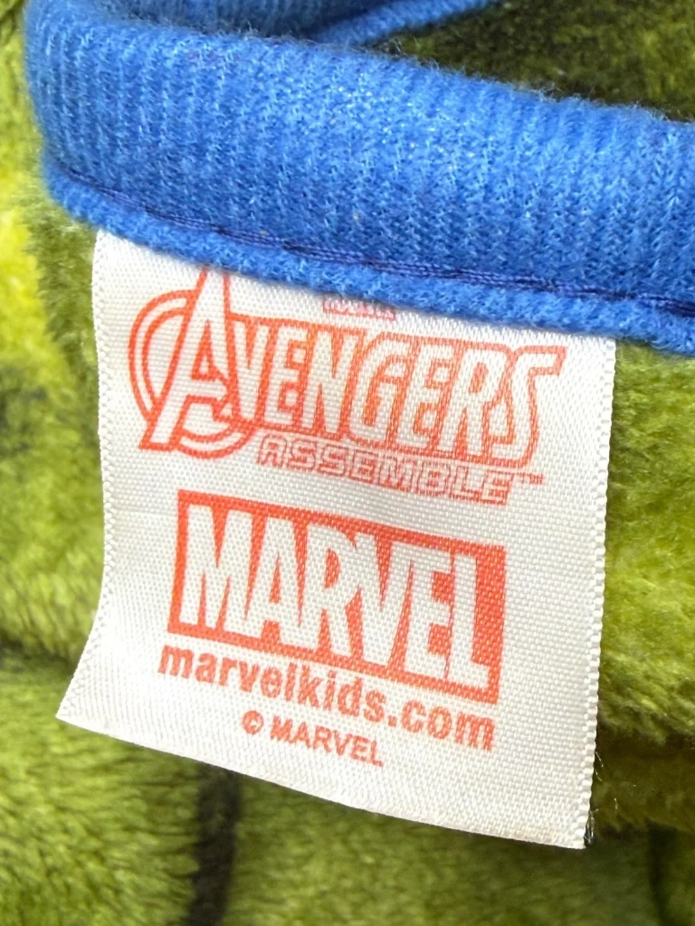 Marvel Avengers Iconic Character Blanket Hulk, Captain America, Iron Man, Thor